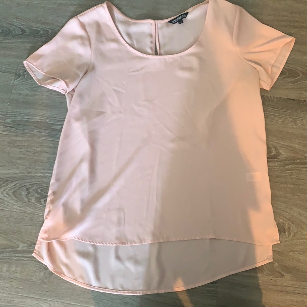 Short sleeve t-shirt.